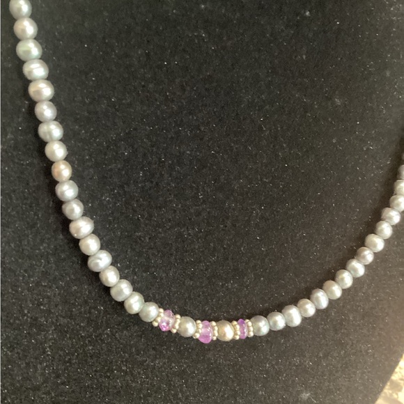 🚨Sale🚨! Vintage Gray Iridescent Pearls w/Sterling Silver Necklace Stamped - Picture 5 of 8